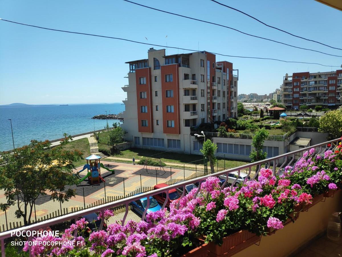 Homestay Kostadinov ポモリエ エクステリア 写真