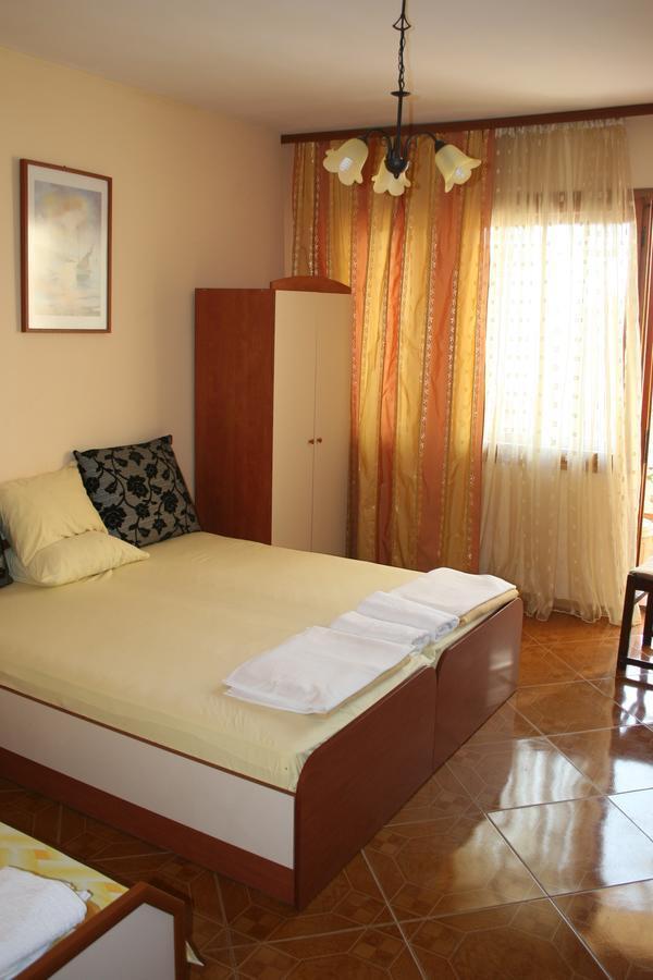 Homestay Kostadinov ポモリエ エクステリア 写真